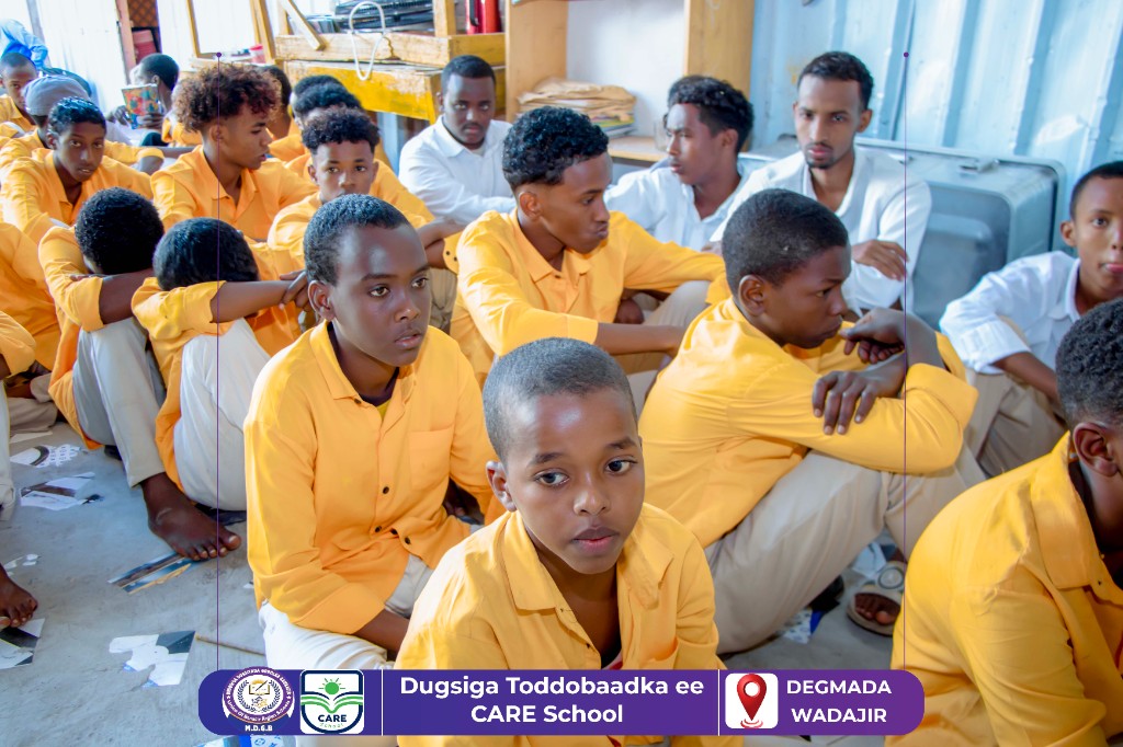 Ardayda Wiilasha oo ka Qaybgalay Doodda Cilmiyeed